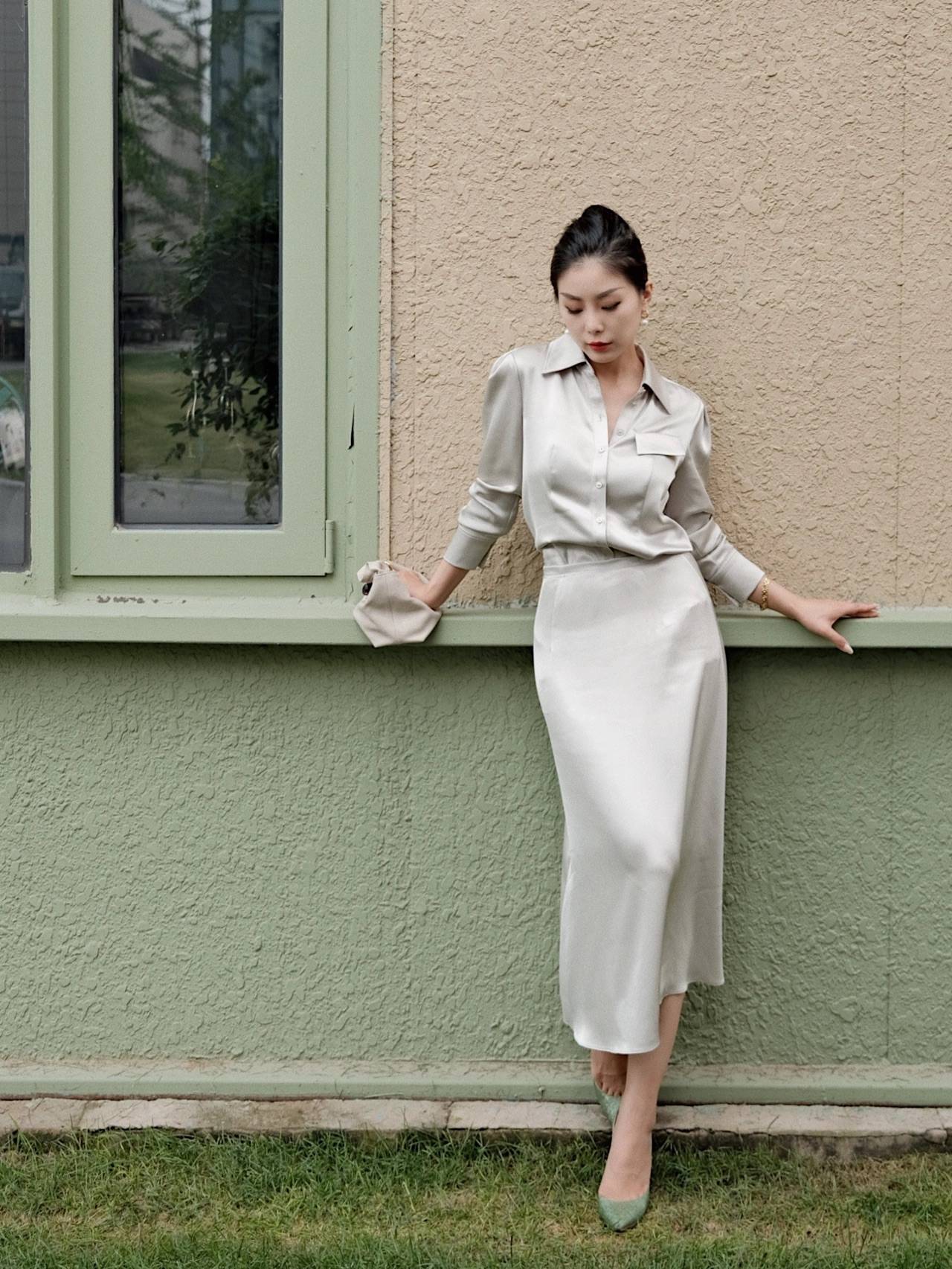 真丝|职场穿搭丨精致优雅的轻熟女应该怎么穿？
