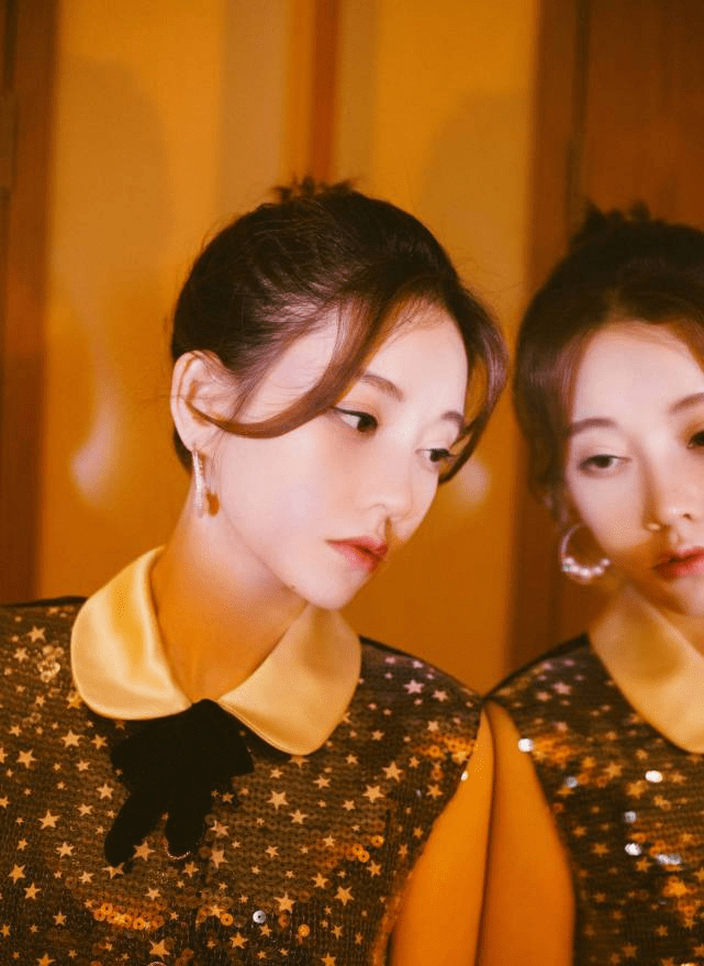 职业|回顾冯提莫的从业经历，从主播到明星，她的成功是可以复制的