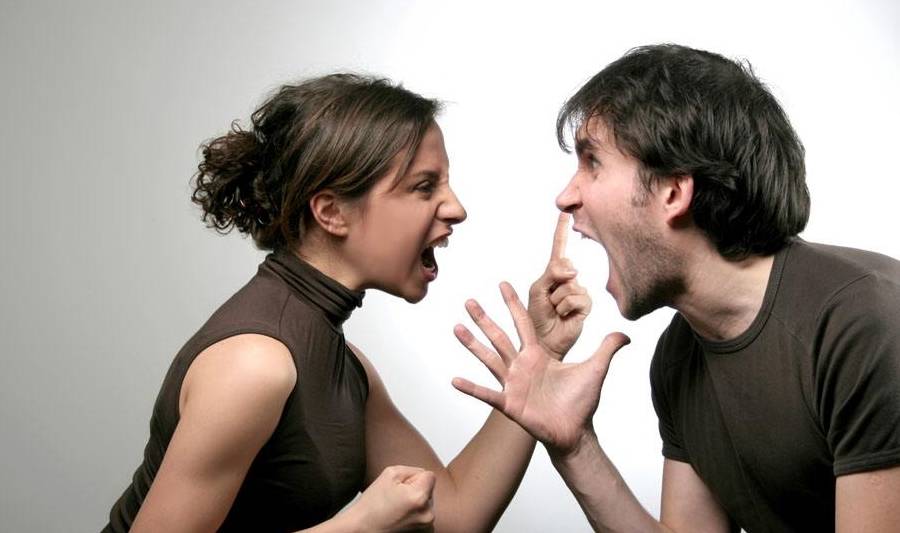 字条|孩子被滞留幼儿园无人来接，老师发现书包内的字条，果断报警