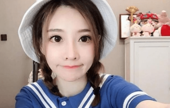 职业|回顾冯提莫的从业经历，从主播到明星，她的成功是可以复制的