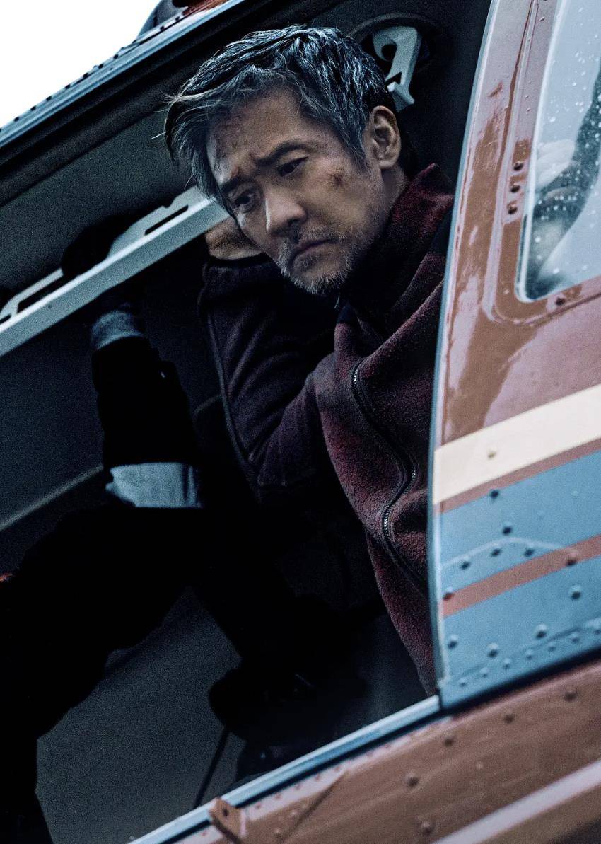 小洪|上线3天拿了9600多万票房！朱一龙新片《峰爆》，凭什么这么猛？