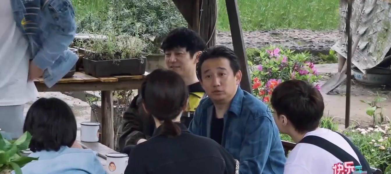 陈赫|《向往5》黄磊厨艺遭质疑, 那英一番话撕开遮羞布, 何炅顿时尴尬