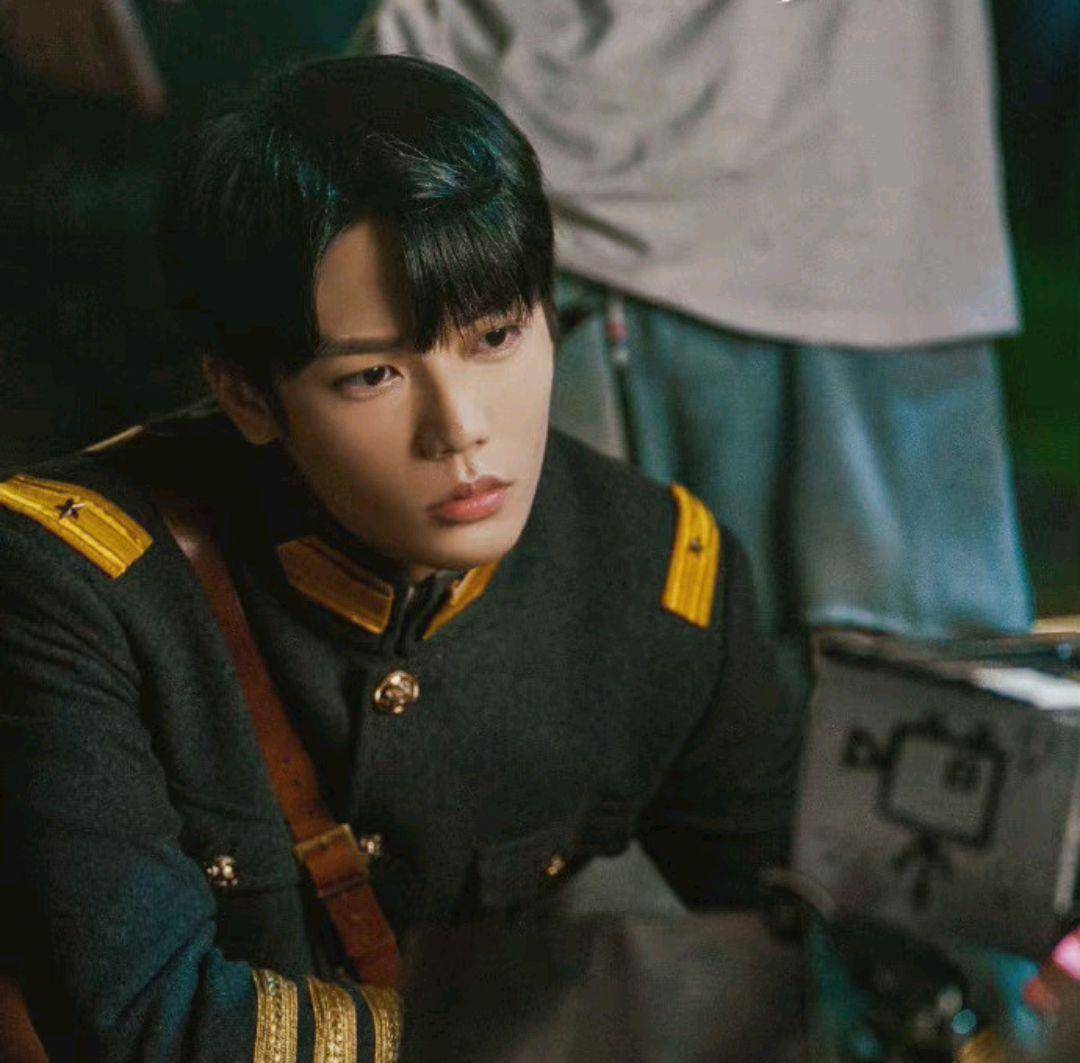 军装|陈星旭张婧仪《一见倾心》终于定档，男二军装太帅，你们期待吗？