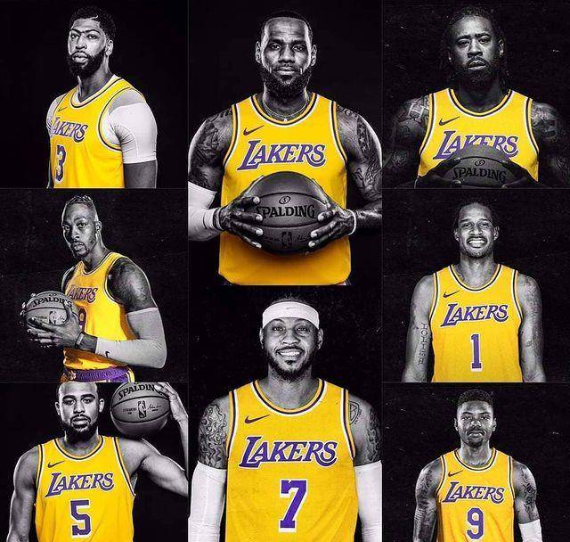 詹姆斯总冠军合影 6174cc8a06d24d858672df1486f71f9e.jpeg