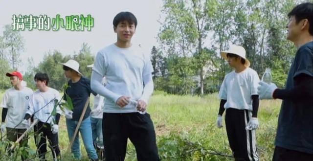 黄磊|被看戏不嫌事大的彭昱畅认出后:“师傅,他就是梁靖康!”!