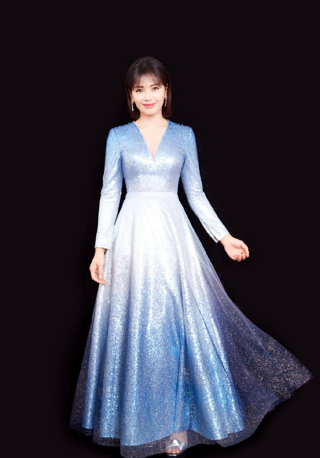 女士|刘涛剪短发太美了，穿星空裙风采不减当年，41岁看着像20岁