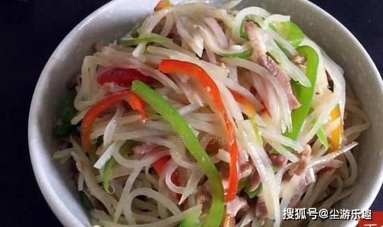 做法|土豆配鸡蛋,营养更全面,这样的早餐饼好吃又好做,10分钟上桌