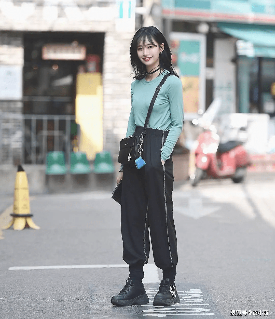 能够帮助|别穿大一号了，今年流行“上短下长”法则，轻松打造逆天大长腿！