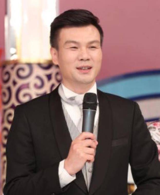 卫视|57岁的李彬,状态颇为憔悴,他是个妥妥的妻管严,他为何怕老婆?