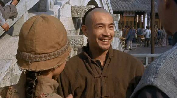 运镜很|除了林正英外,这6部僵尸片也挺经典,尤其是最后一部