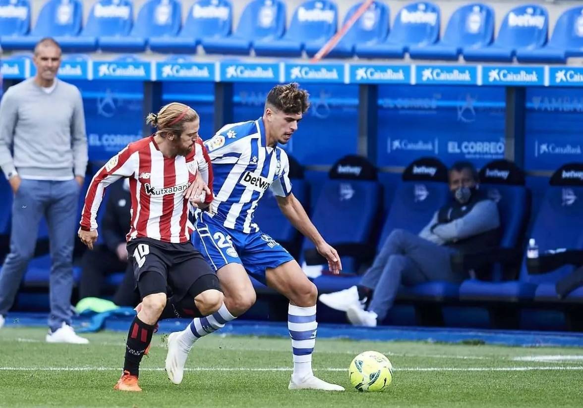 法乙卡位战详解:巴黎足球会vs尼姆