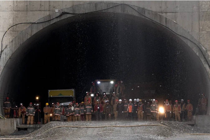 国产|上线首日破千万,连续4天票房第一,朱一龙新片为什么这么豪横