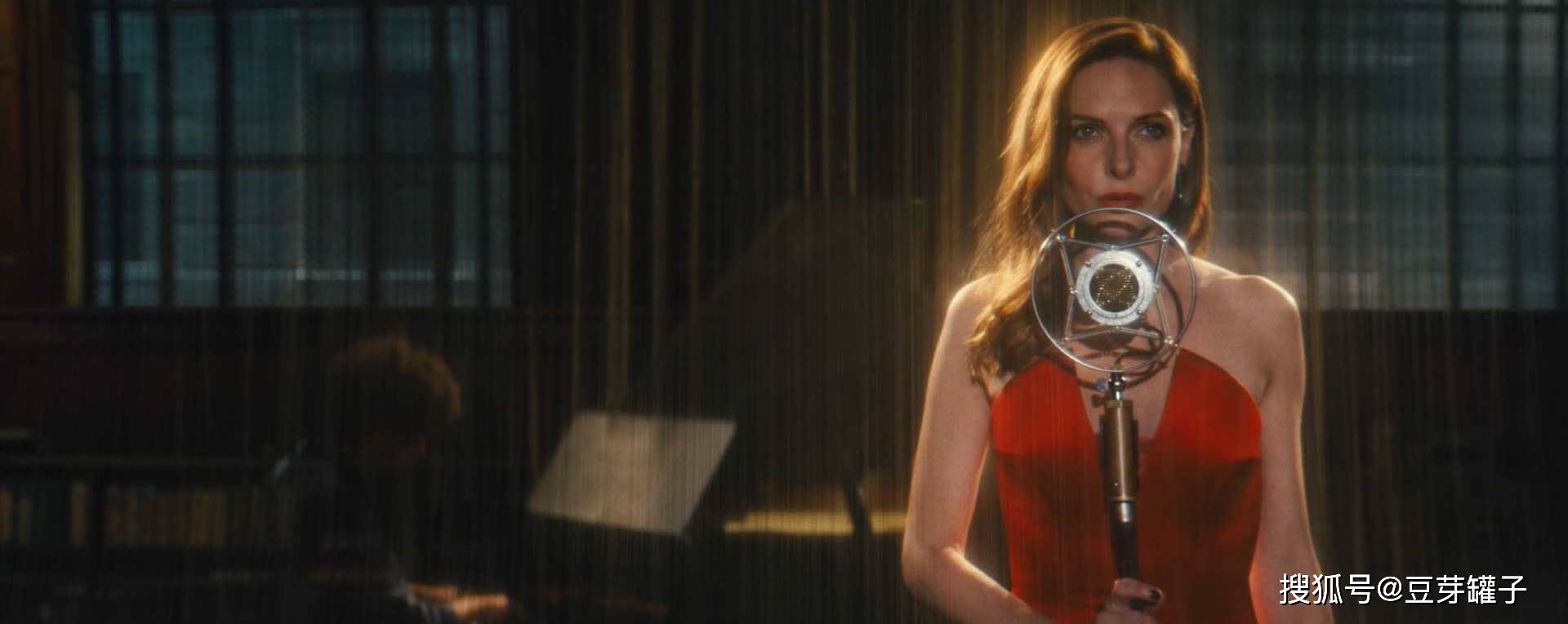 电影|《追忆迷局》:狼叔和吴彦祖主演科幻片,惊悚外皮之下藏浪漫结局