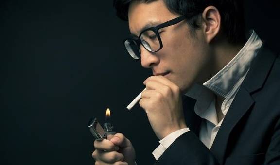 因为|男人晨起的三个坏习惯,或许比喝酒还伤肝,很多人明知故犯