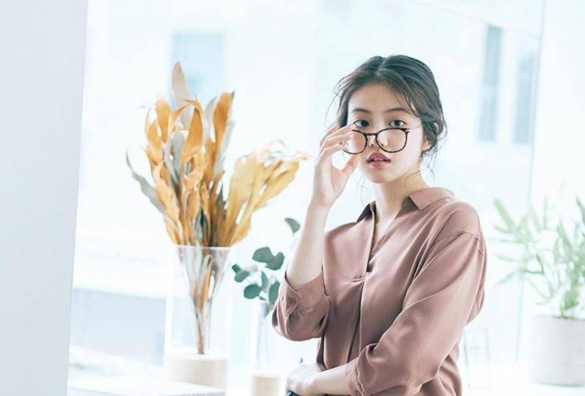 bb“素颜”和“经常化妆”的女人区别多大，看脸上这5点，一目了然