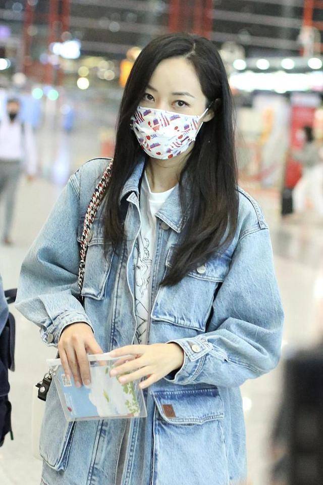 什么 37岁韩雪少女感不减,穿牛仔留黑长直气质清纯,素颜状态更耐看