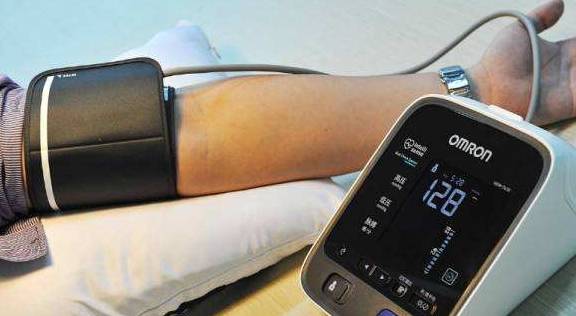 症状|糖尿病并发症来临前，身体一般会有这8个“表现”，可别忽视了