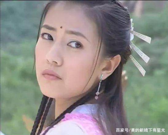女神40岁高圆圆少女肌羡煞旁人，无惧素颜大胆出镜！网友：怎么保养的