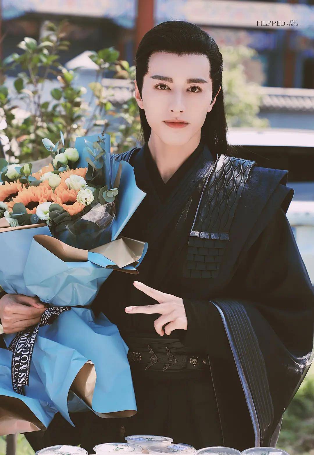 参加选秀出道,靠颜值获导师好评,如今他演《天官赐福》备受期待_罗正