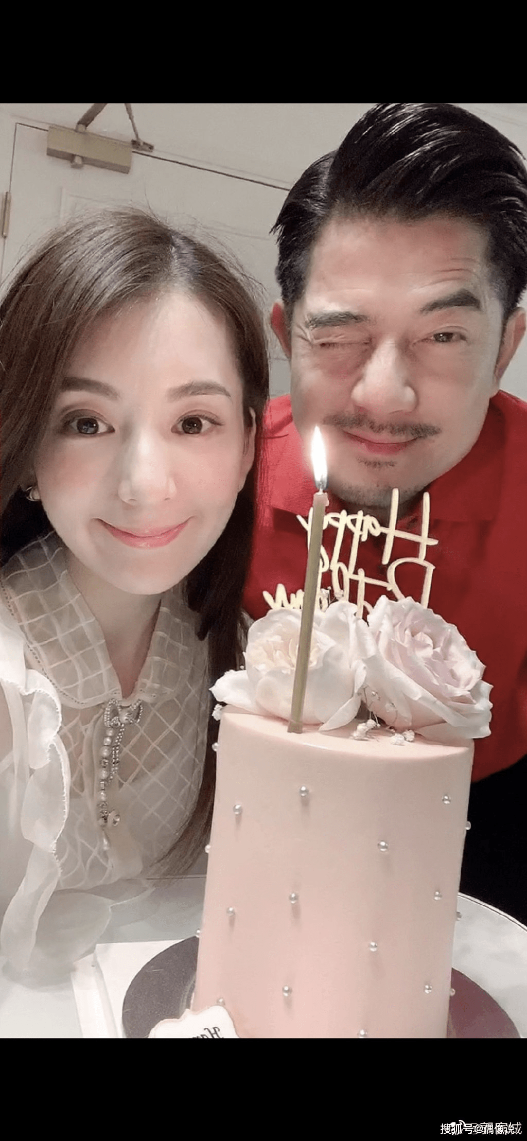 带着|方媛晒中秋节全家福！55岁郭富城帅气出镜，两个女儿穿旗袍超可爱