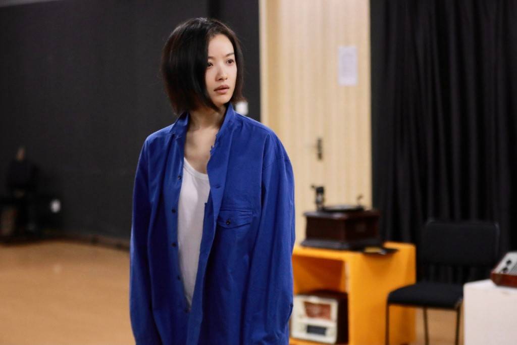 教科书 倪妮素颜游客照好清纯,气质太好了,“教科书式”穿搭不能错过