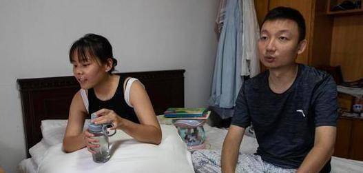 新枝|熊磊竭力打造悲情人设，并公开承诺为杜新枝养老，网友表示是空话