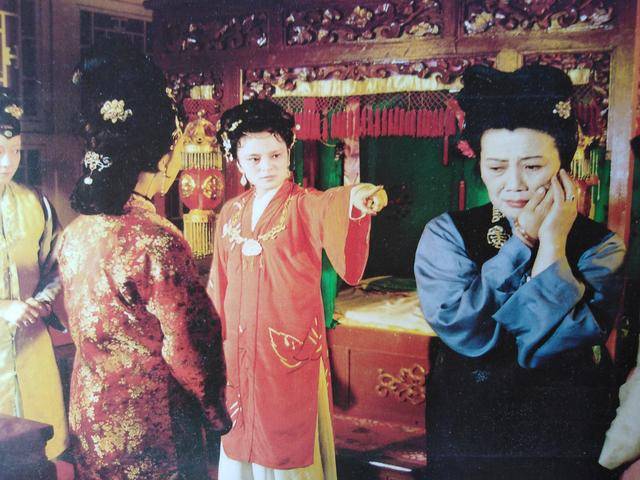 原创红楼梦抄检大观园探春因何如此愤怒