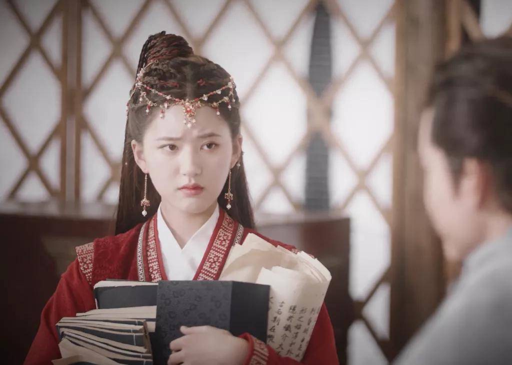 什么|甜宠剧水平被赵露思新剧拉低！男演员古装扮相丑，剧情幼稚两集弃