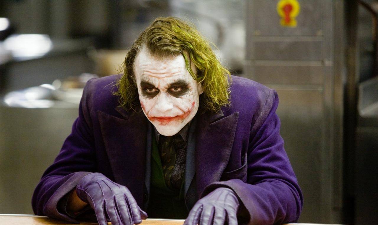 计划|希斯·莱杰为何被封神,深度解读《黑暗骑士》中的小丑