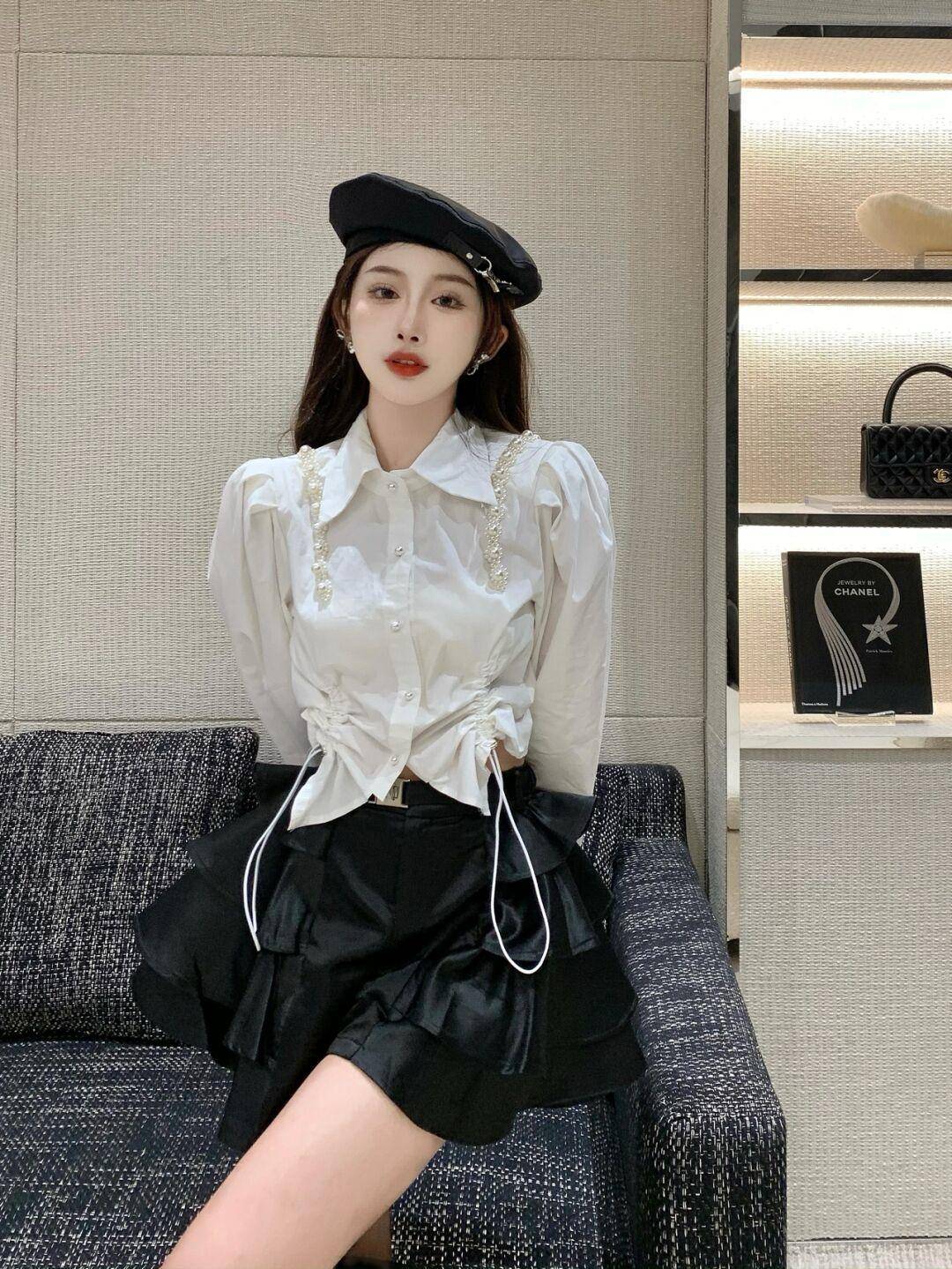 黑色 不要追求过度露肤，适度的才是精髓，教你如何轻松打造复古纯欲风