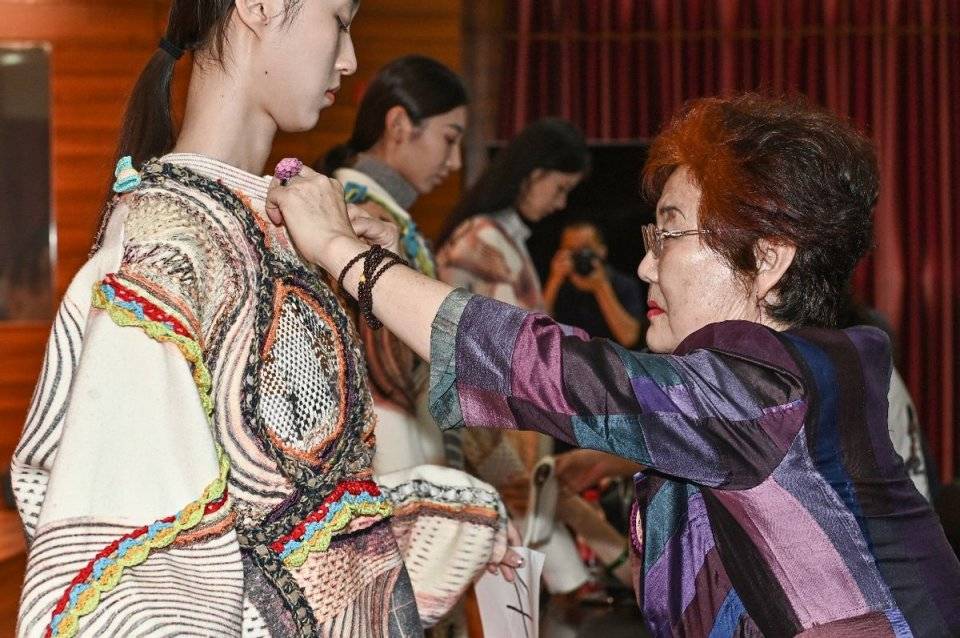 手工 第五届“雪莲杯”羊绒服饰及手编作品创意邀请赛完美收官