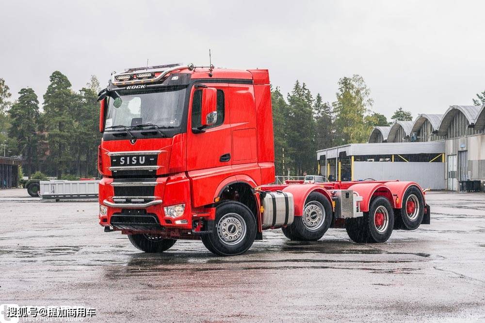 西苏polar rock 8x4自卸车实拍,带您看芬兰砂石料卡