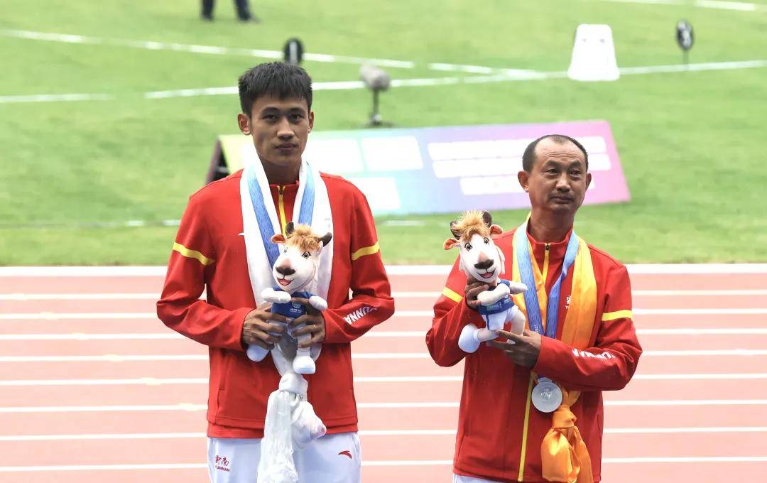 今年的全运会,宗庆华拿到了男子5000米以及1500米两个项目的入场券,他