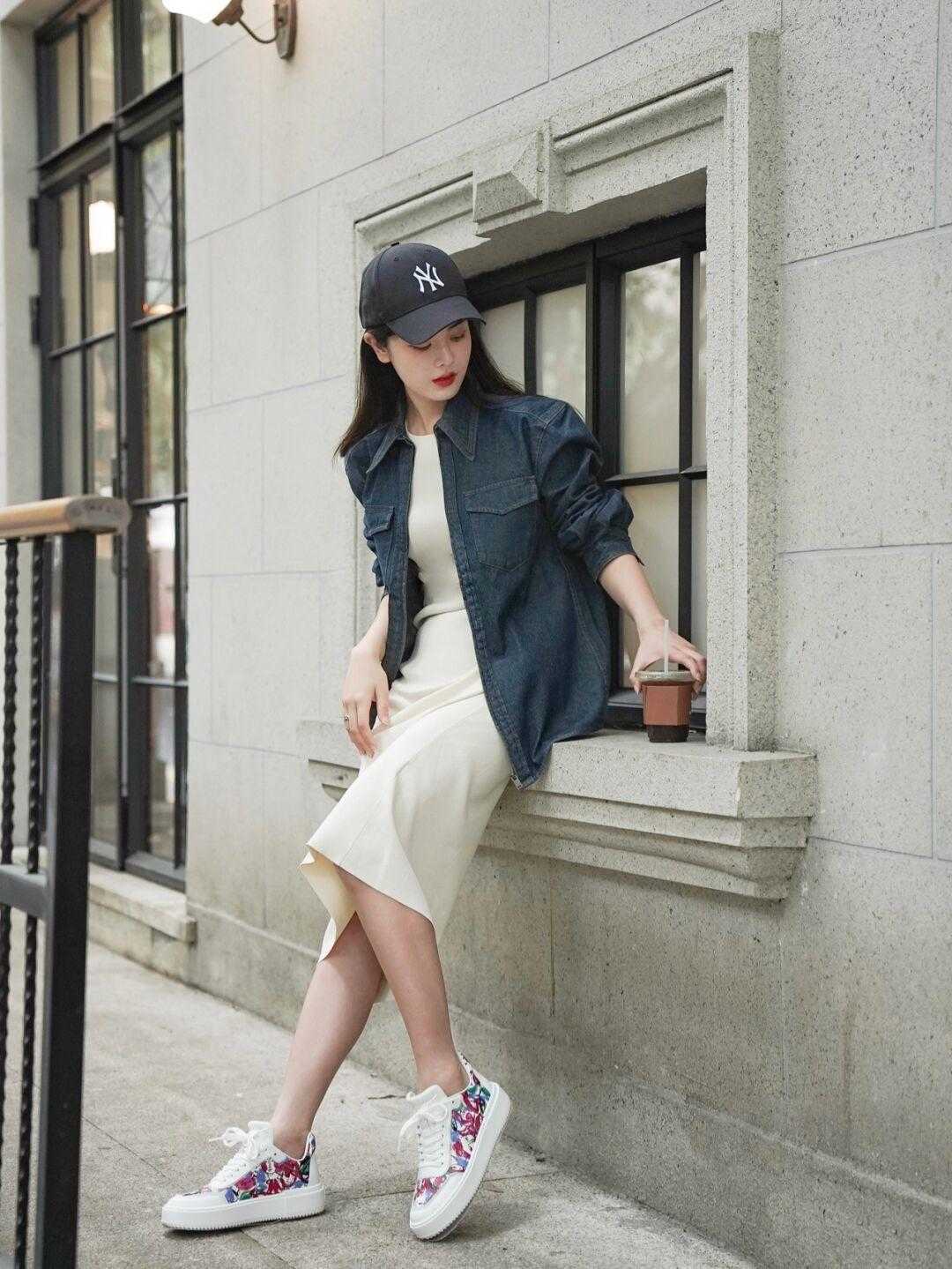 高跟鞋 秋天，“牛仔衣”这样穿更加洋气高级，配西裤洒脱帅气，保暖舒适