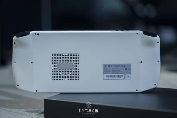 硬盘|一台AMD处理器的AYANEO游戏掌机对我来说都能做什么