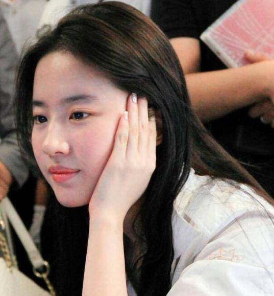 女神没有了美颜滤镜，没有了精致妆容，素颜女星谁还是你心中的女神？