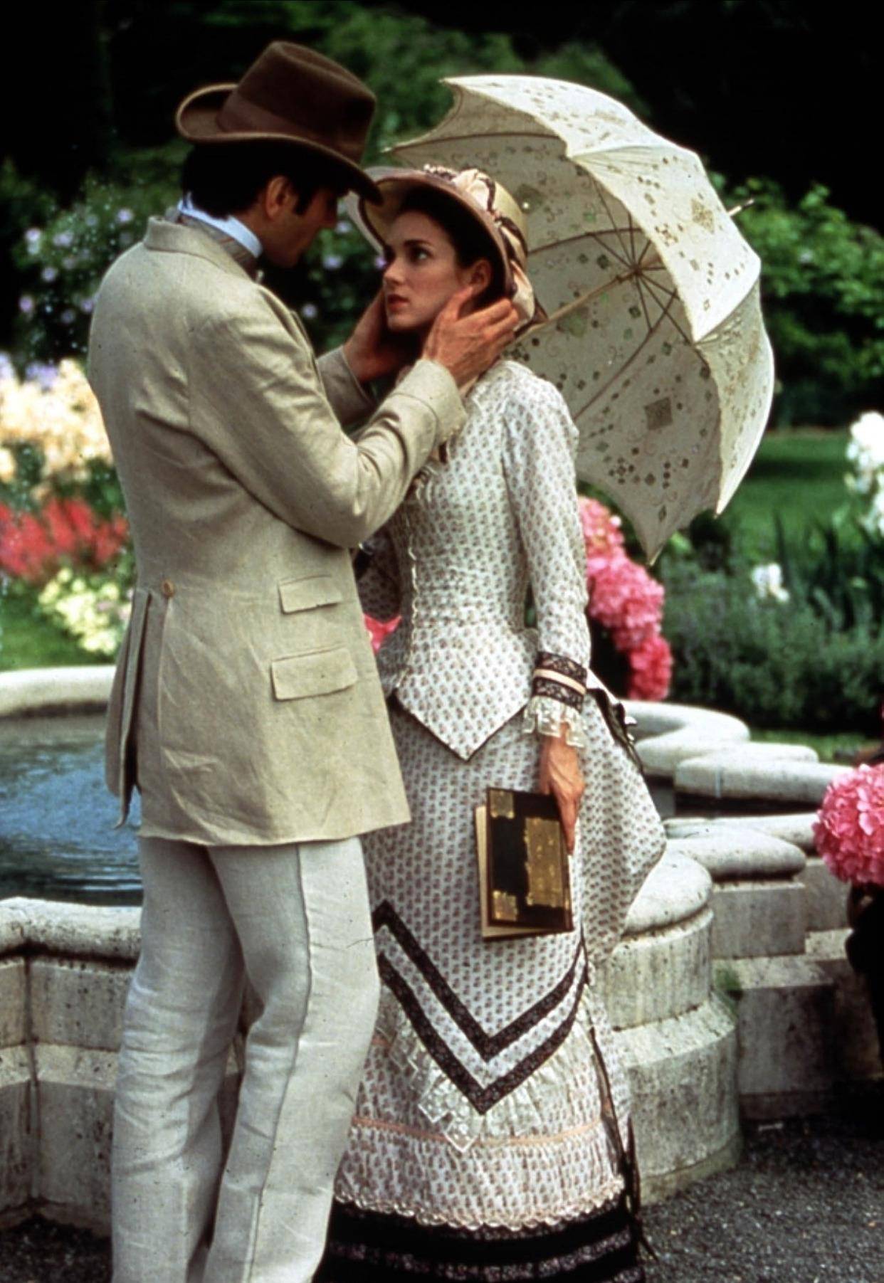 巴斯尔 欧洲古典服饰|这6部电影里有最好看的巴斯尔裙