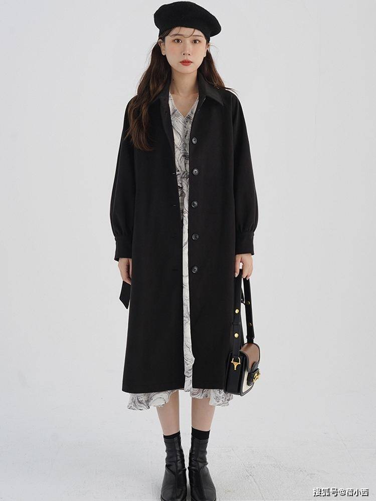 黑色 “1+1＞2”的穿搭方式不容错过，简单的叠穿，打造令人惊艳的效果