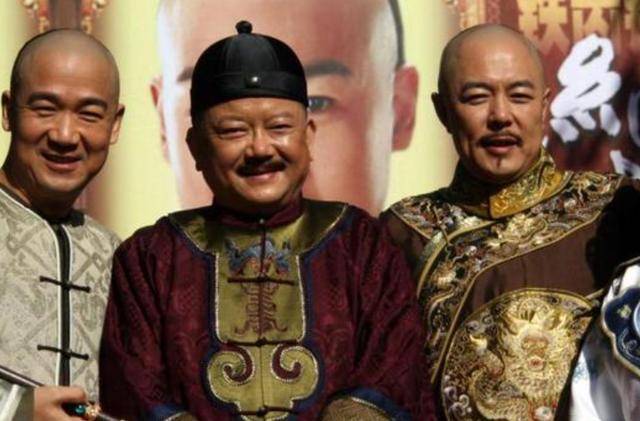 张铁林|娱乐圈“皇帝专业户”,陈道明VS张铁林,你喜欢哪个皇阿玛?