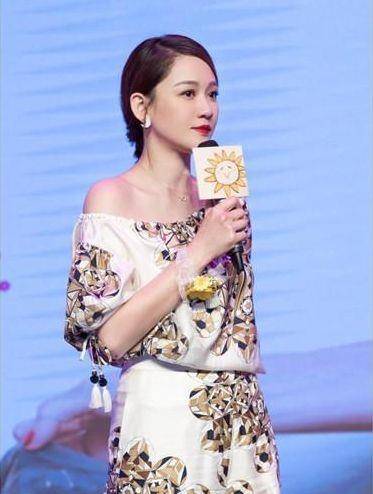 设计 当陈乔恩与章子怡同穿露肩长裙, 网友 终于知道冻龄和童颜差距了