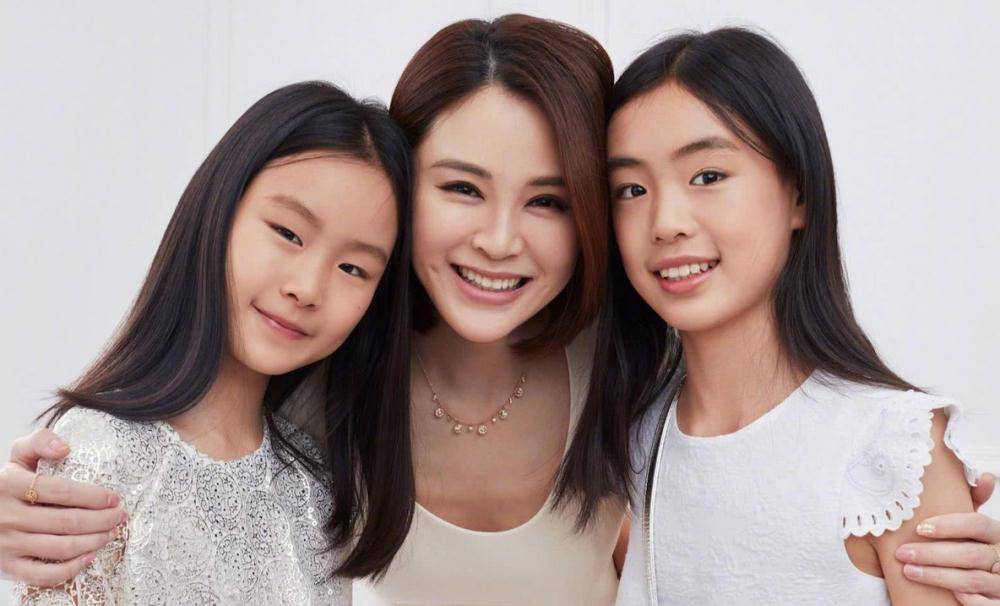 佟知霏 佟大为13岁大女儿写真曝光！长发飘飘笑容清纯，被赞是日系美少女