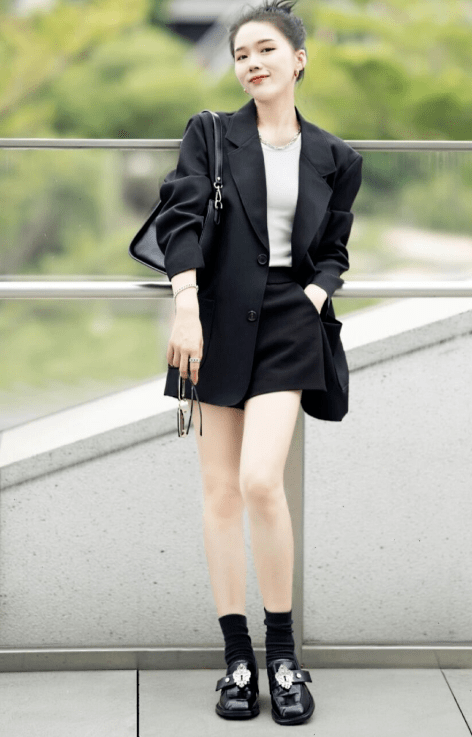 下半身 小个子女生别总穿长裤,试试“下半身失踪”穿搭法,显高又洋气