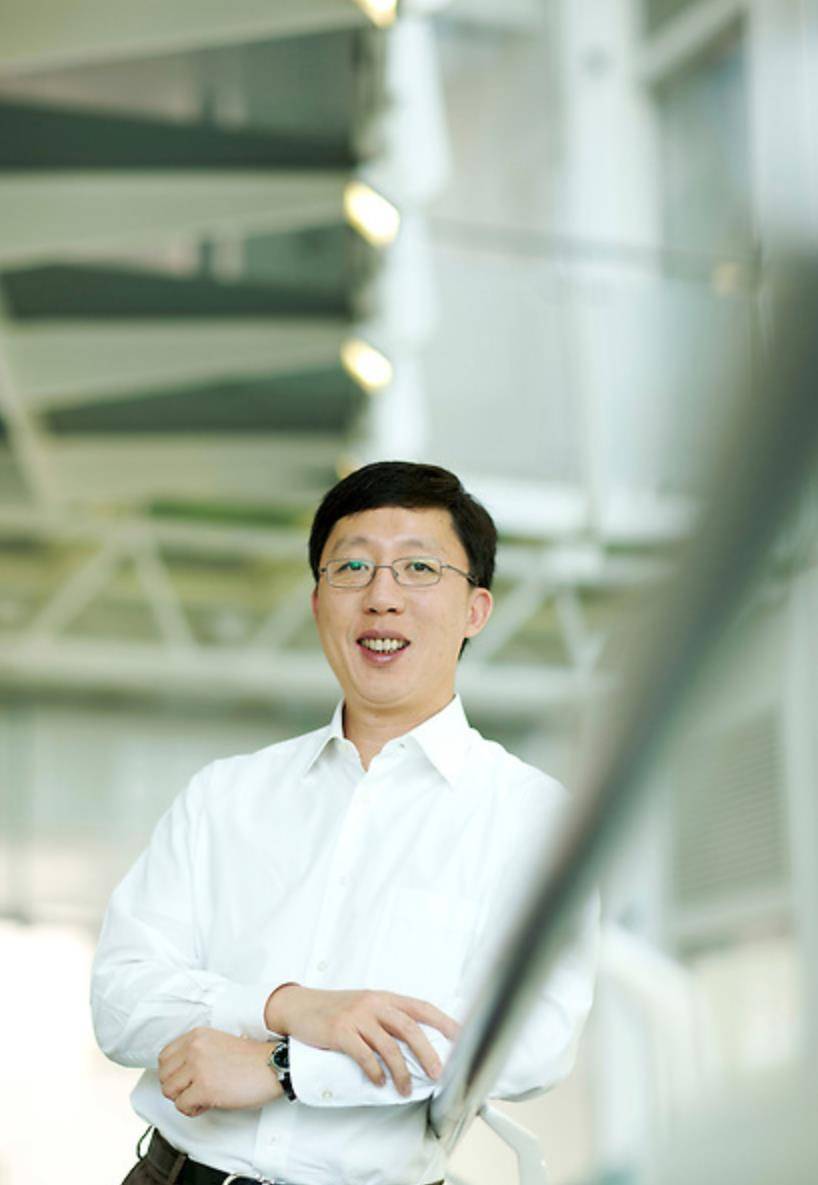 35亿镑复旦高材生祖传学霸进攻商界创业十年跻身英国华人富豪