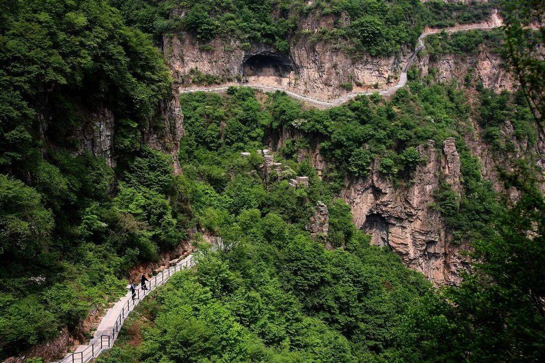 這個景區位置在山西晉城,它是屬於陵川與河南輝縣交界的一個景觀,因此