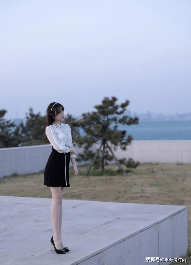 整体 小姐姐一整套蕾丝穿搭，有你喜欢的吗？网友：收藏了
