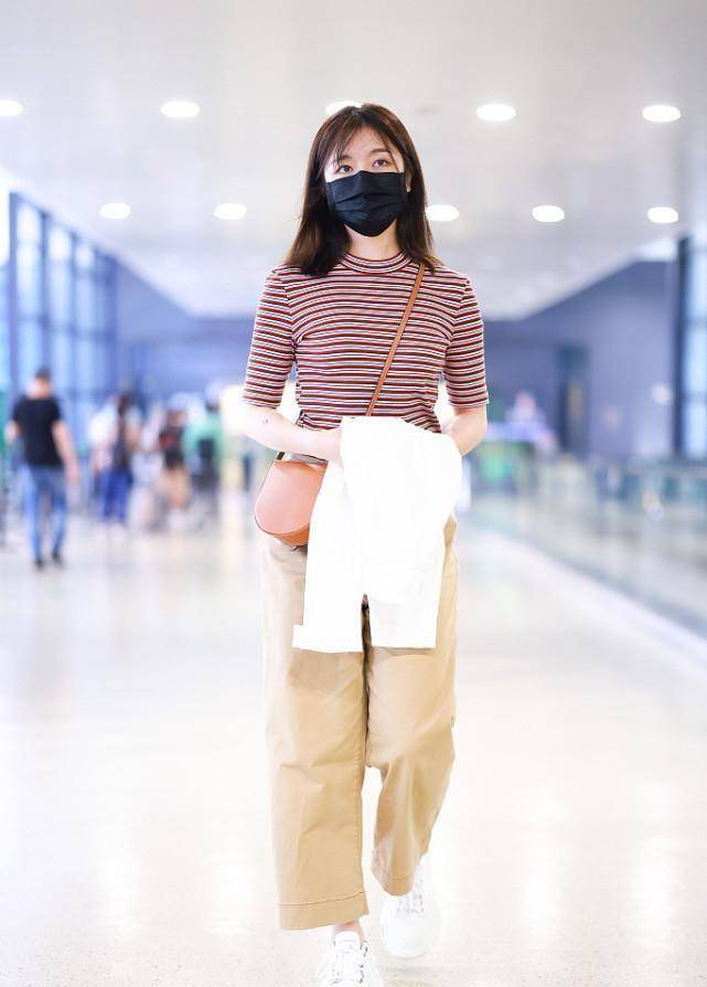 进行 李兰迪《山河表里》路透曝光,穿学生装太青春了,生图让人好心动