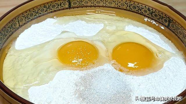 做法|早餐不要吃油条了，教你神奇做法，个个空心鼓大泡，15秒做一个