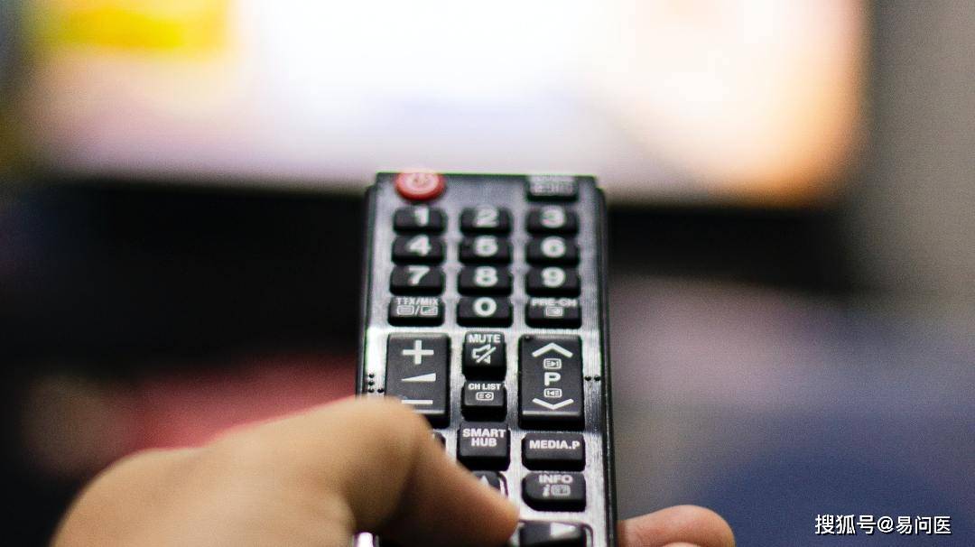 机械|他因嘴唇青紫，毫无红润血色，被送往医院