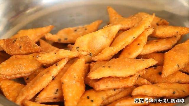 温度|1个西红柿2个鸡蛋,教你做家常小零食,出锅香甜酥脆,太解馋了