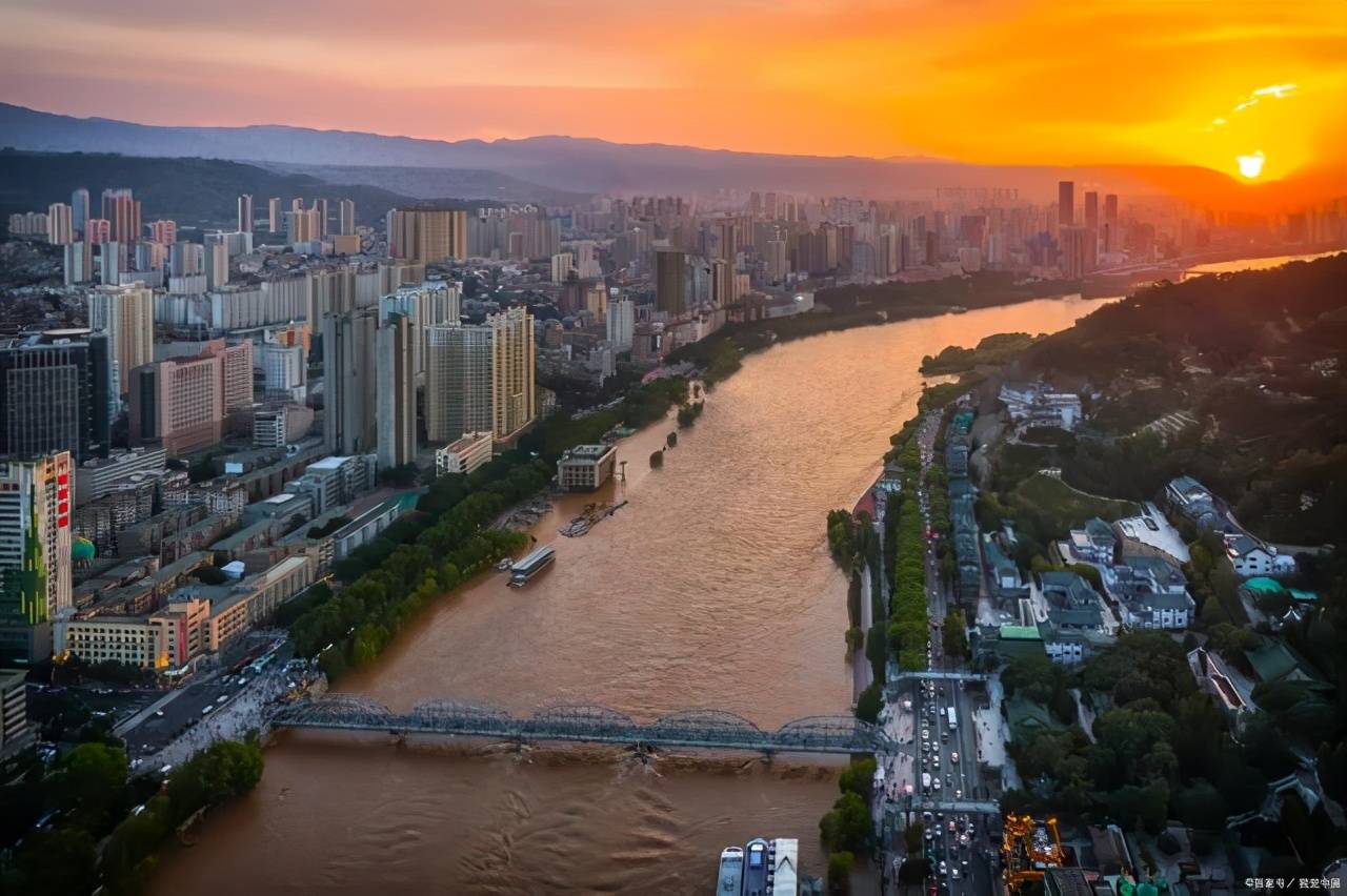 都说西宁环境好,为何很多人更愿意选择兰州,兰州到底强在哪里?